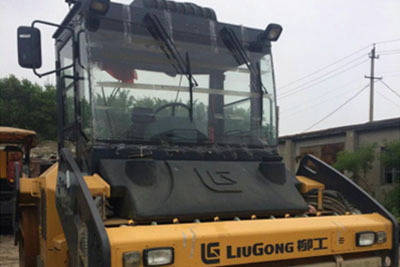 压路机CLG3212